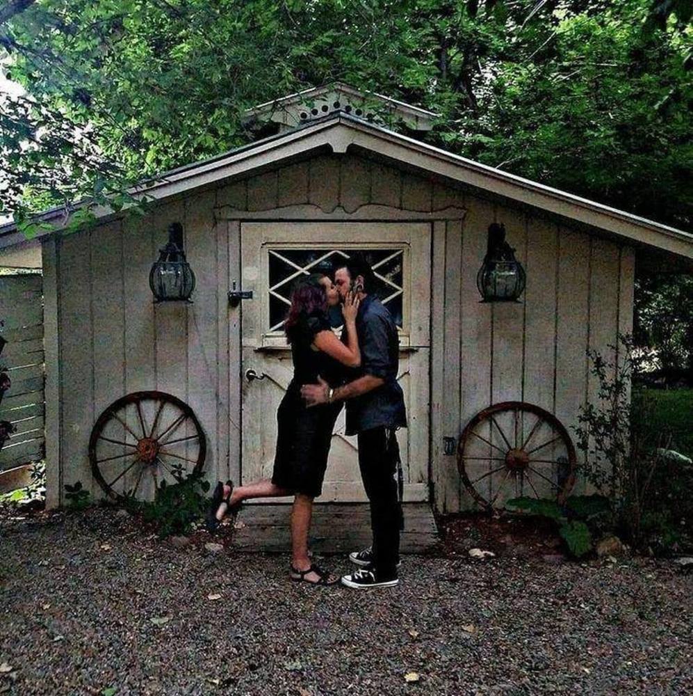 Meet your Posher, D'ez